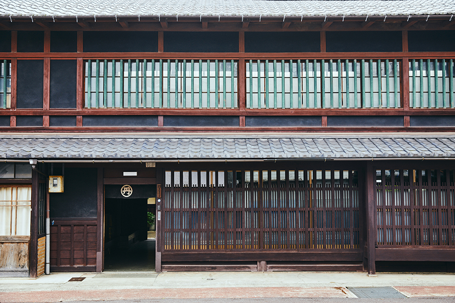 天保元年（1830年）創業の吉村商店